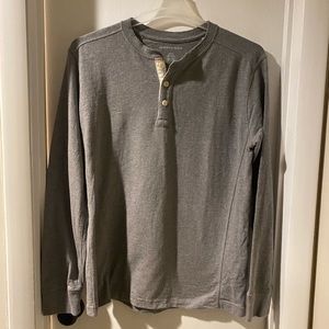 Men’s AE thermal, size medium